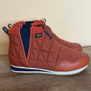 Teva Ember Mid Women's US Size 7 Casual Boot Quilted Orange Slippers Winter